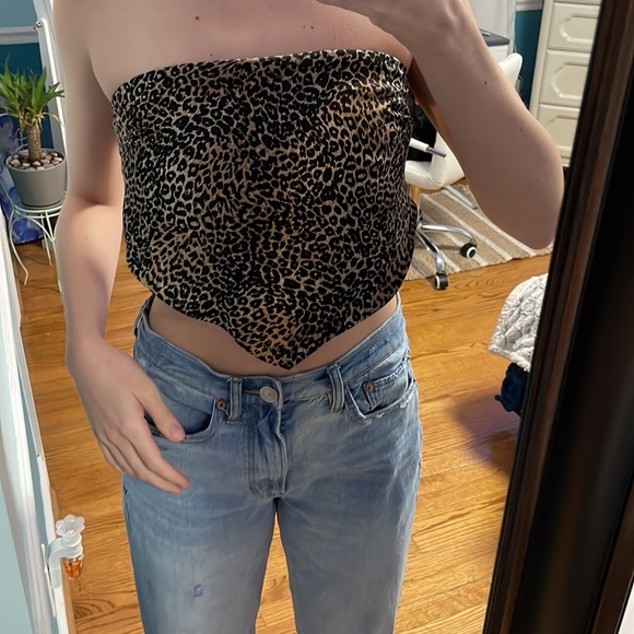 Leopard Scarf Top - Picture 4 of 5